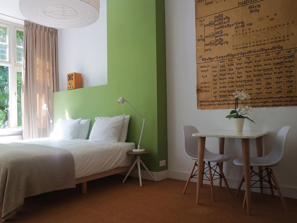 Alberti - Bed & Bike Rotterdam Oda fotoğraf